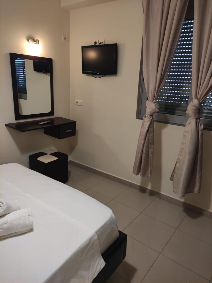 Adam Apartments Саранде Екстериор снимка
